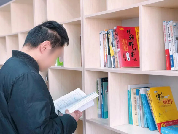 書香傳遞，情暖患者